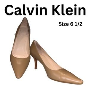 Calvin Klein Pimp - size 6.5 - Tan